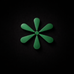 Cropped Gruenes Blumenmuster Auf Schwarzem Hintergrund 1 150x150